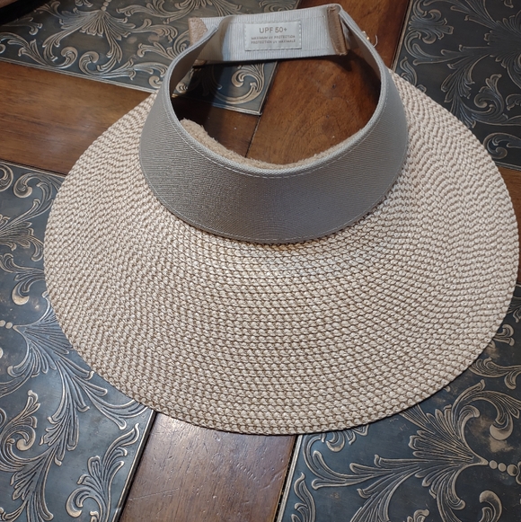 Eric Javits Arles Champ II Visor Hat - Picture 5 of 8